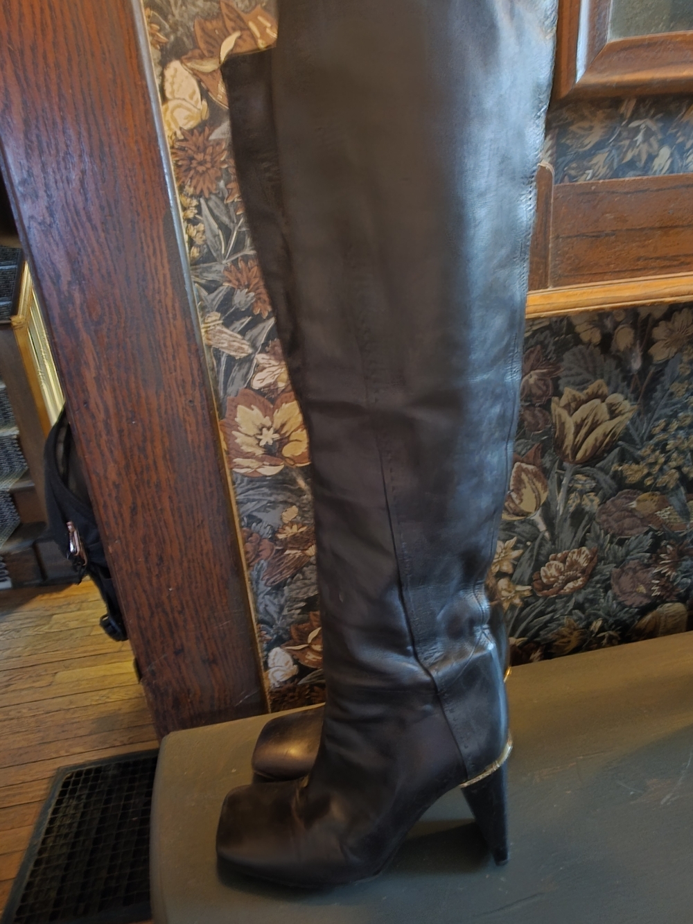 Black Over-the-Knee Leather Boots - Picture 3 of 6
